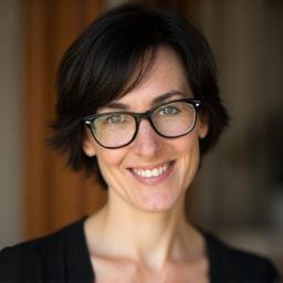 Photo of instructor Emma Janssen